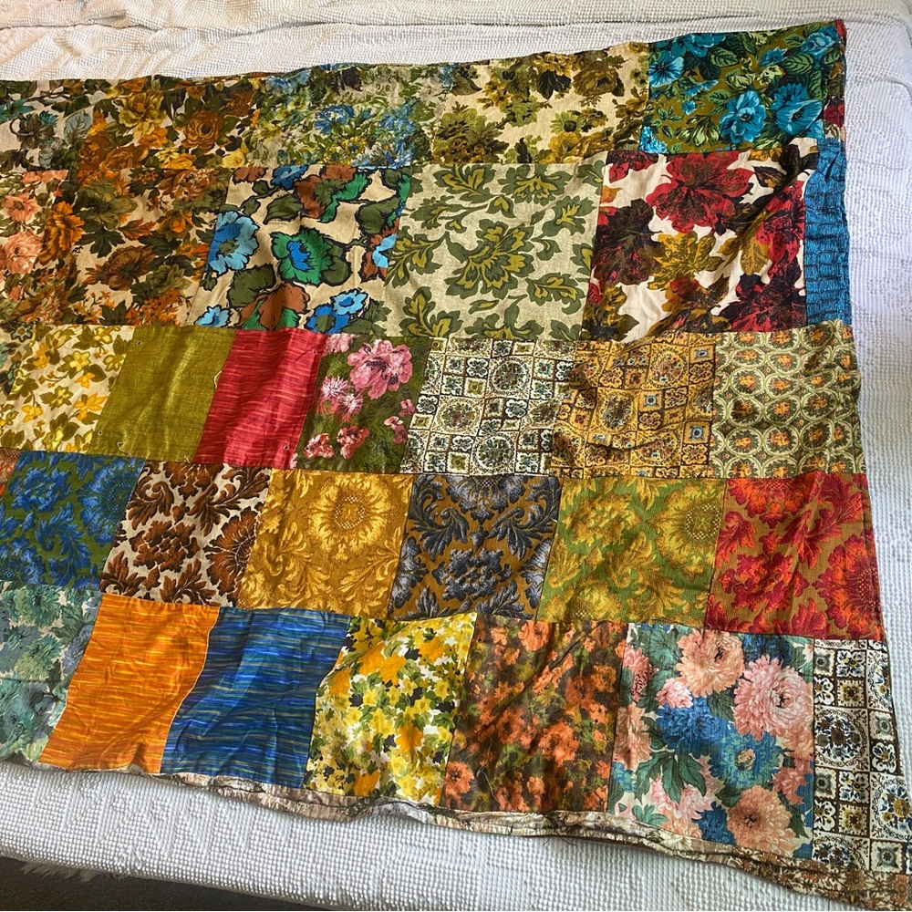 Double Sided Quilted Blanket - Picture 9 of 12
